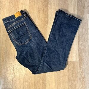 Women’s American Eagle jeans.